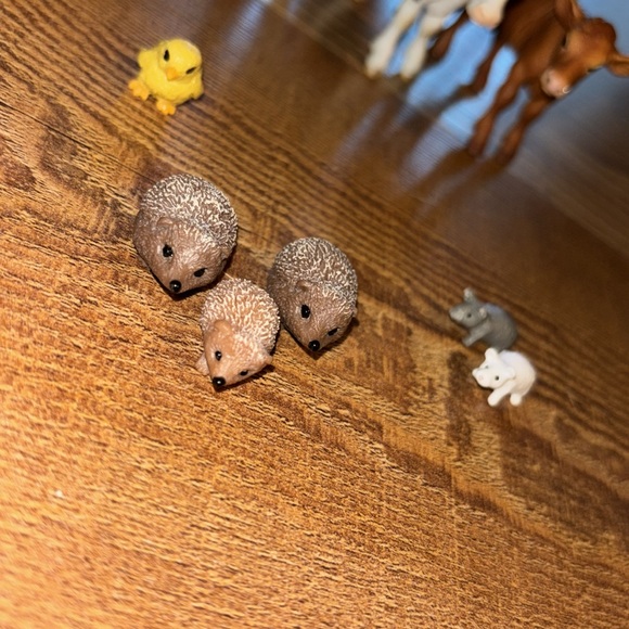 Large lot of Schleich Farm Animal Figures - Picture 7 of 7